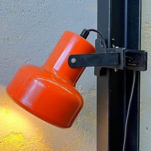 Pomarańczowy  reflektorek lampka z klipsem