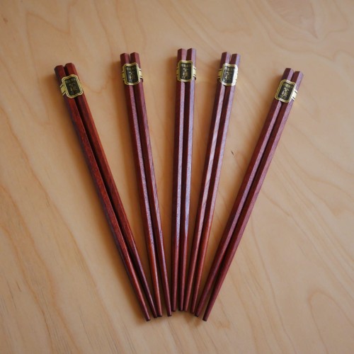 chinskie-paleczki-wielokrotnego-uzytku-drewno-mahon-005.jpg