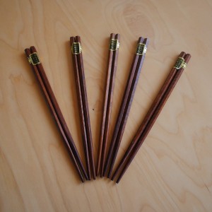 Drewniane pałeczki kolor palisander