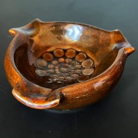 Ceramiczna trójkątna brązowa  popielniczka 