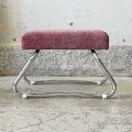 tapicerowany-stolek-z-ukryta-drabnka-w-stylu-bauhaus-design-lata-70-004.jpg