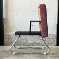 tapicerowany-stolek-z-ukryta-drabnka-w-stylu-bauhaus-design-lata-70-005.jpg