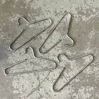 Komplet 4 stalowych wieszaków