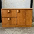 polska-komoda-debowa-swarzedz-nestor-vintage-design-lata-70-001.jpg