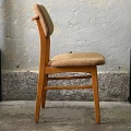 krzesła-tapicerowane-z-uchwytem-vintage-design-lata-60-70-014.jpg