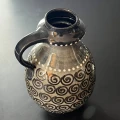 pekaty-ceramiczny-wazon-wazonik-dzbanek-z-uchem-recznie-malowany-vintage-design-lata-60-70-004.jpg