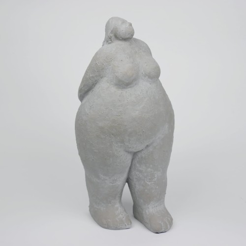 rosalita-figura-spacerujacej-kobiety-001.jpg
