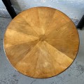 drewniany-okragly-stol-w-stylu-art-deco-003.jpg