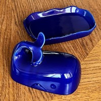 Maselniczka w kształcie wieloryba