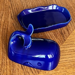 Maselniczka w kształcie wieloryba