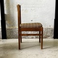 proste-krzesla-vintage-tapicerowane-z-drewnianym-oparciem-006.jpg