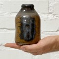 uroczy-ceramiczny-wazonik-o-nieregularnym-ksztalcie-hand-made-008.jpg