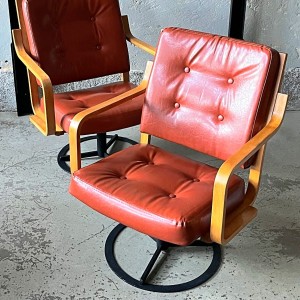 Skandynawski fotel obrotowy z lat 70