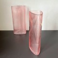 szklany-rozowy-wazon-ryflowany-hand-made-002.jpg