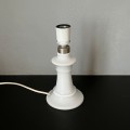 biala-lampka-ze-szklana-podstawa-holmegaard-design-lata-80-005.jpg