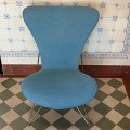 niebieski-fotel-w-stylu-space-age-jak-arne-jacobsen-design-lata-80-90-010.jpg