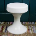 stolek-taboret-z-tworzywa-lata-70-design-vintage-001.jpg