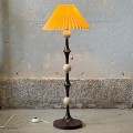 lampa-stolowa-podlogowa-na- podstawie-z-tworzywa-sztucznego-z-zoltym-kloszem-design-lata-70-001.jpg