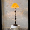 lampa-stolowa-podlogowa-na- podstawie-z-tworzywa-sztucznego-z-zoltym-kloszem-design-lata-70-006.jpg
