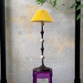 lampa-stolowa-podlogowa-na- podstawie-z-tworzywa-sztucznego-z-zoltym-kloszem-design-lata-70-007.jpg