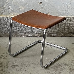 Stołek w stylu  Bauhaus na chromowanej podstawie Solingen Bremshey & Co