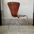 dunskie-krzeslo-z-gietej-sklejki-drewno-egzotyczne-styl-arne-jacobsen-005.jpg