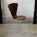 dunskie-krzeslo-z-gietej-sklejki-drewno-egzotyczne-styl-arne-jacobsen-007.jpg