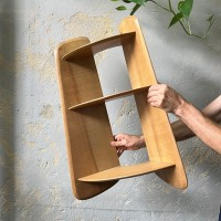 Drewniana ścienna półka narożna