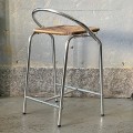 aluminiowe-hokery-z-rattanowy-siedziskiem-w-stylu-boho-010.jpg