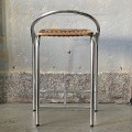 aluminiowe-hokery-z-rattanowy-siedziskiem-w-stylu-boho-009.jpg