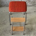 tapicerowany-niklowany-stolek-ze-skladana-drabinka-w stylu bauhaus-design-lata-80-009.jpg
