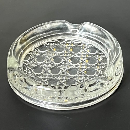 szklana-popieniczka-vintage-wzorzyste-dno-design-lata-60-70-003.jpg