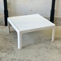stolik-kawowy-z-tworzywa-horn-collection-design-space-age-lata-70-001.jpg