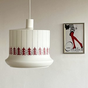 Szklana lampa sufitowa w geometryczny wzór 