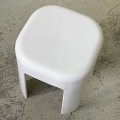 bialy-stolek-taboret-z-tworzywa-003.jpg