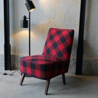 Fotel klubowy w hipsterską kratę
