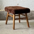 tapicerowany-stolek-z-ukryta-drabinka-czekoladowe-futerko-design-lata-60-70-003.jpg