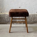 tapicerowany-stolek-z-ukryta-drabinka-czekoladowe-futerko-design-lata-60-70-011.jpg
