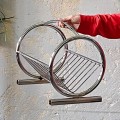 chromowany-gazetnik-w-stylu-bauhaus-design-lata-70-80-008.jpg