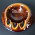popielniczka-lapa-zaklady-porcelitu-priszkow-design-lata-70-001.jpg