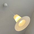 lampa-kapelusz-z-bialego-tworzywa-lata-70-80-003.jpg