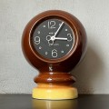 ceramiczny-stolowy-zegar-w-stylu-space-age-ditmar-urbach-prim-lata-70-80-002.jpg