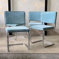 tapicerowane-krzesla-rurkowe-design-w-stylu-bauhaus-drobny-blekitny-sztruks-002.jpg