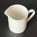 bialy-porcelanowy-mlecznik-vintage-arzberg-design-003.jpg