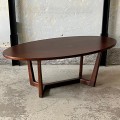 owalny-stolik-kawowy-lawa-z-drewna-egzotycznego-vintage-design-lata-80-002.jpg