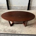 owalny-stolik-kawowy-lawa-z-drewna-egzotycznego-vintage-design-lata-80-004.jpg