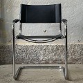 modernistyczne-krzeslo-w-stylu-bauhaus-czarna-ekoskora-design-lata-80-002.jpg