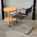 modernistyczne-krzeslo-w-stylu-bauhaus-czarna-ekoskora-design-lata-80-011.jpg