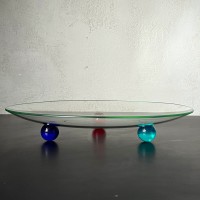 Szklana patera na kolorowych  nóżkach