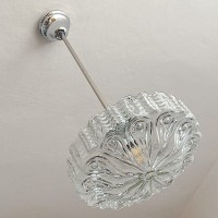 Efektowna lampa vintage z kloszem z grubego szkła